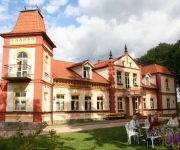 Pirtis - Viesu nami - Kempingi: Mārcienas Muiža & SPA