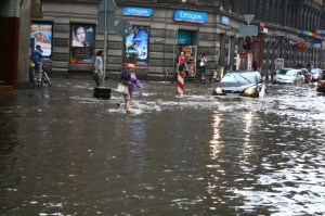 Udens ienak pilseta...