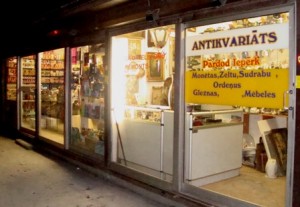 antikvariats stacijas tunelis