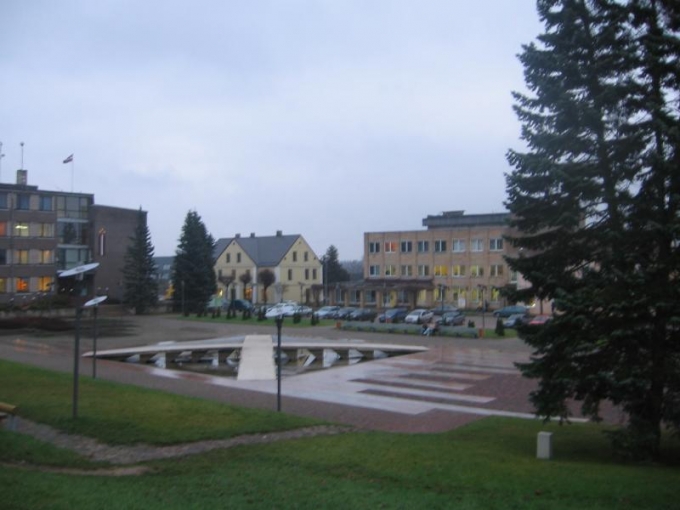 Saieta laukums un strūklaka