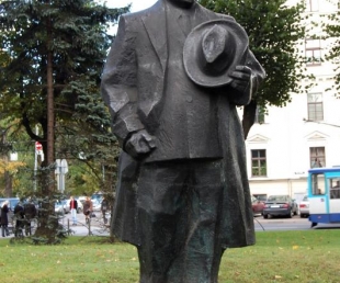 Kārļa Ulmaņa piemineklis