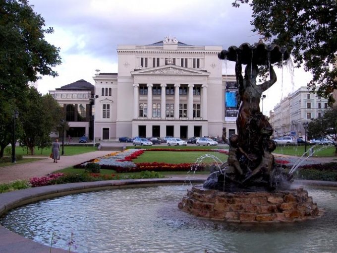 A. Folca Nāra piemineklis