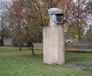 J. Zvīdra skulpturāls portrets