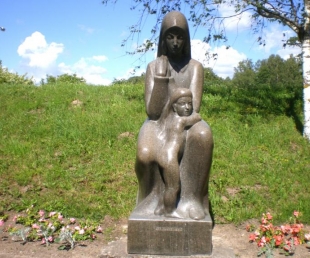 Piemineklis " Madonna Orans"