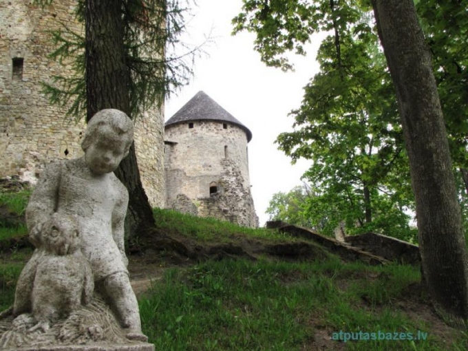 Cēsu viduslaiku pils komplekss