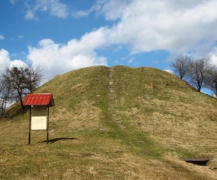 Kandavas Senču pilskalns
