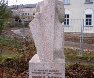 Piemineklis Mikeļa Bukša piemiņai