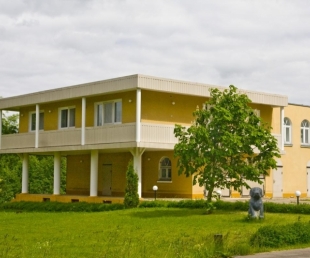 Ezermalas Viesu māja