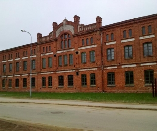 Bijusī Lindenberga kartonāžas fabrika - Aizputē