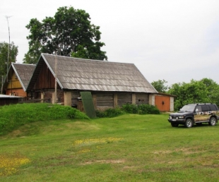 Latgales lauku sēta Mežmalas