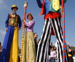 Angļu cirka trupa „Table Top Circus” Ventspilī(ARHĪVS)