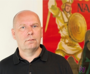 Ciemos pie teātra direktora(ARHĪVS)
