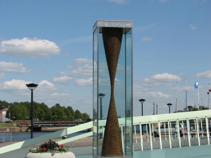 Liepājas dzintara pulkstenis