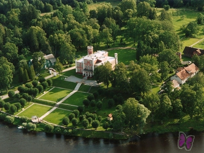 Bīriņu Pils un parks