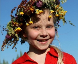 PAŠIEM SAVS LĪGO LAUKUMS. BĒNE