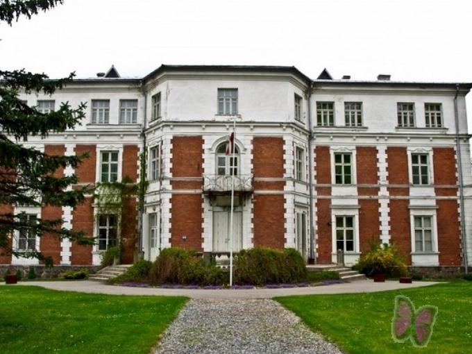 Bebrenes muižas komplekss un parks