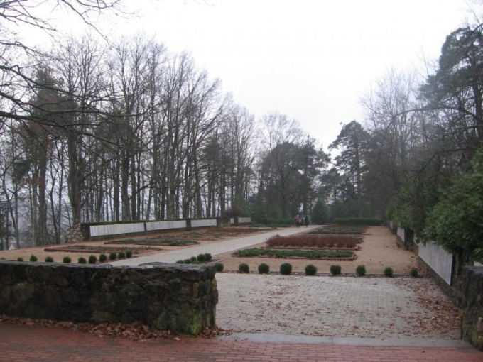 Sarkanās armijas karavīru brāļu kapi