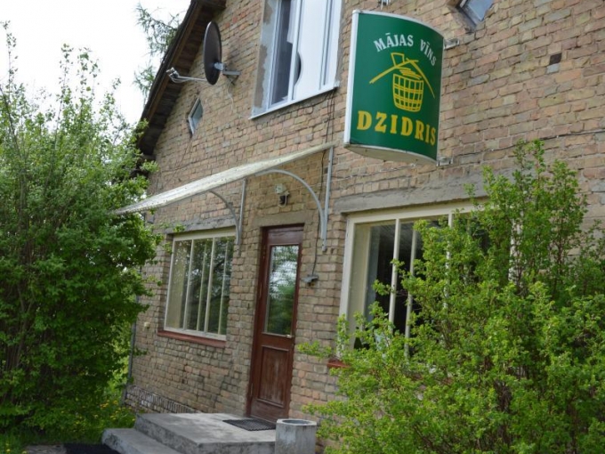 Mājas vīna darītava "Dzidris"