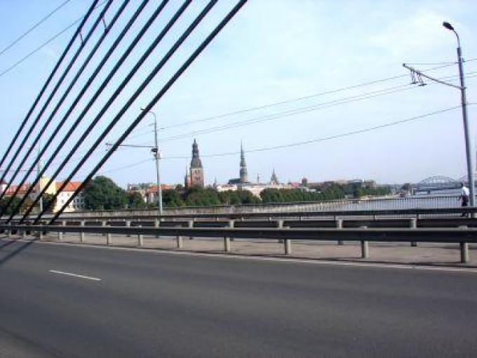 Pāris stundu pastaiga gar un pa Vecrīgas baznīcām