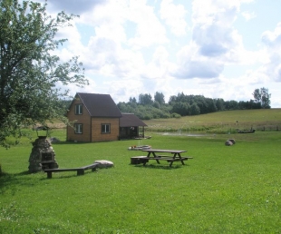 Trīs akmeņi Pirts telpa svinībām