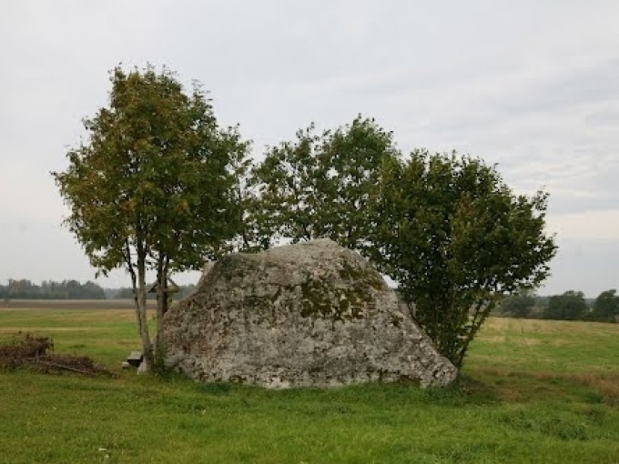Tilgaļu Lielais (Krauju, Vandzenes akmens)