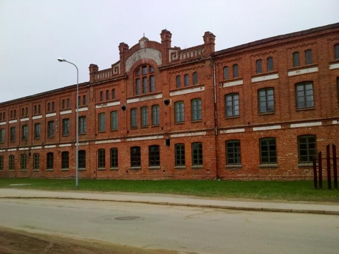 Bijusī Lindenberga kartonāžas fabrika - Aizputē