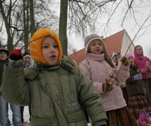 Pavasara sagaidīšana - Lielā diena Turaidā(ARHĪVS)