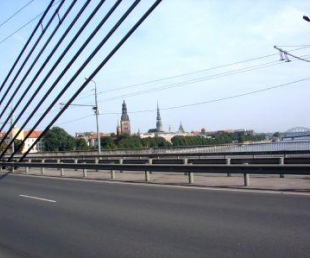 Pāris stundu pastaiga gar un pa Vecrīgas baznīcām