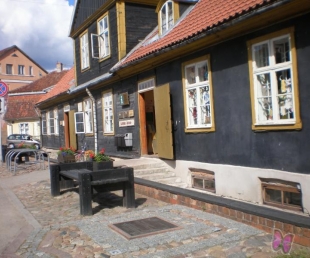 "Ripo mazais bānītis..." Kuldīga pārsteidz ar jaunu pārgājienu