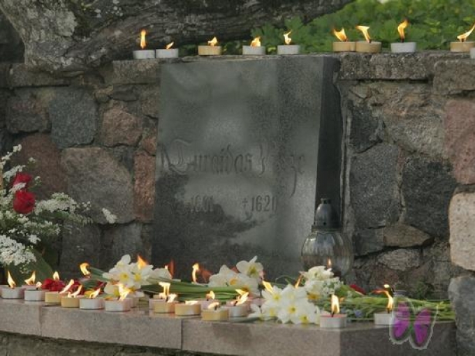 Piemiņas vieta Turaidas Rozei