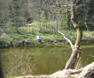 Troses pāri Abavai