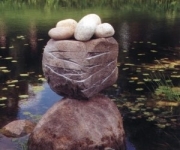 Akmens skulptūras
